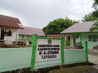 Madrasah Ibtidayah (MI) Al-Istiqomah di Desa Tapuhaka, Kecamatan Kabaena Timur, Kabupaten Bombana. Foto: Penafaktual.com