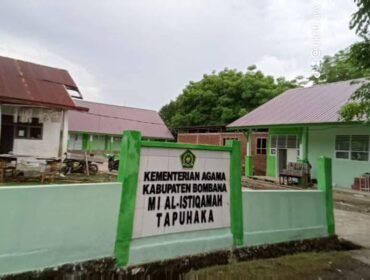 Madrasah Ibtidayah (MI) Al-Istiqomah di Desa Tapuhaka, Kecamatan Kabaena Timur, Kabupaten Bombana. Foto: Penafaktual.com