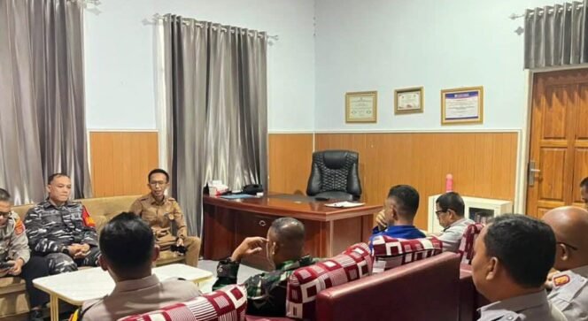  
Dishub Rakor Bersama Forum Lalu Lintas bahas terkait persiapan antisipasi arus mudik dan arus balik wilayah Kabupaten Bombana. Foto: istimewa
