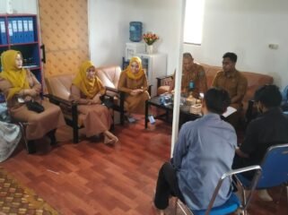 KSBSI Kota Kendari kembali menggelar tripartit bersama PT Tiara Abadi Sentosa (TAS) yang dimediatori oleh Dinas Tenaga Kerja Kota Kendari. Foto: Istimewa