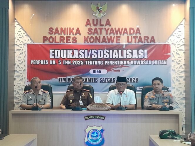 
 Tim Pokja Kamtib Satgas PKH 2025 melaksanakan sosialisasi dan edukasi terkait Peraturan Presiden (Perpres) Nomor 5 Tahun 2025 tentang Penertiban Kawasan Hutan Konawe Utara. Foto: Istimewa  