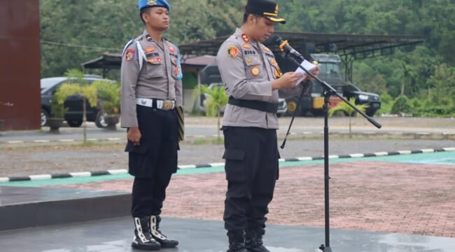 Kapolres Konawe Utara AKBP Rico Fernanda, S.H., S.I.K., M.H., memimpin Apel Gelar Pasukan Operasi Ketupat Anoa 2026. Foto: Istimewa  