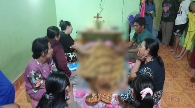 Suasana duka di rumah petani yang meninggal usai tersambar petir di Konawe. Foto: Istimewa