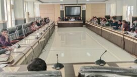 
Rapat Dengar Pendapat (RDP) di DPRD Kota Kendari menyoroti dugaan pelanggaran aktivitas hauling ore nikel yang dilakukan PT ST Nikel Resources menuju jetty PT Tiara Abadi Sentosa. Foto: Istimewa
