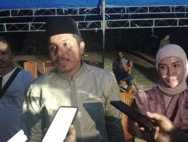 Direktur Utama PT TIS, Laode Kais bersama Direktur PT TIS Waode Suliana saat diwawancarai awak media. Foto: Penafaktual.com