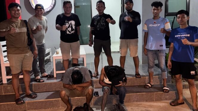 
 Polisi tangkap dua pria pengedar sabu di Kolaka. Foto: Istimewa