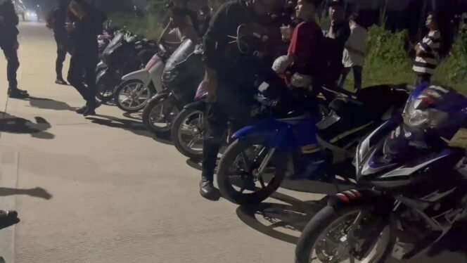 
 Delapan unit motor diamankan polisi di Jalan Inner Ring Road Kota Kendari. Foto: Istimewa