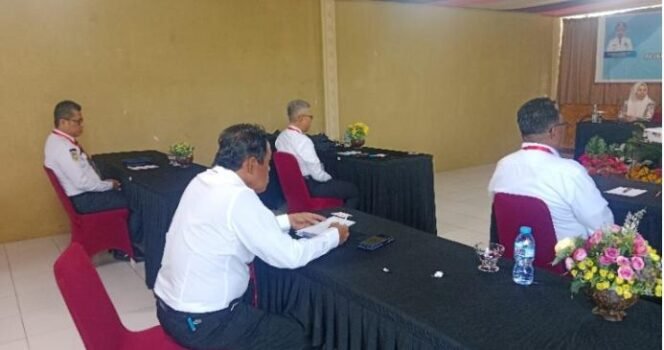 
 Empat kandidat menjalankan seleksi uji kompetensi (assessment center) di Hotel Qubah 9 Kendari. Foto: Istimewa