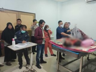 Jasad korban berada di BLUD Konawe saat dilakukan pemeriksaan medis. Foto: Istimewa.