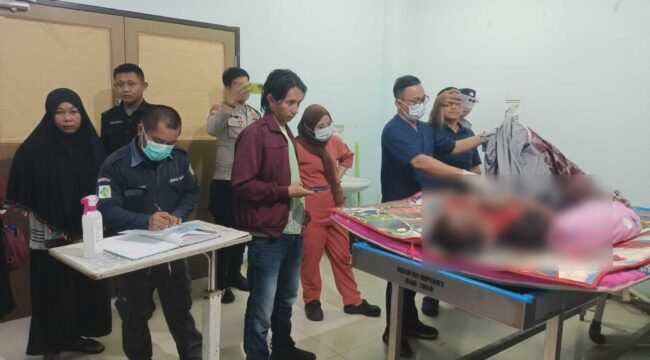 Jasad korban berada di BLUD Konawe saat dilakukan pemeriksaan medis. Foto: Istimewa.