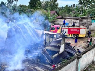 Dua unit rumah di Unaha Konawe ludes terbakar. Foto: Istimewa