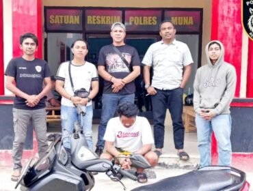 Pelaku tindak pidana pencurian dan kekerasan di Muna, inisial RA (25) ditangkap polisi saat hendak kabur ke Kota Ambon. Foto: Istimewa
