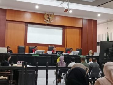 Sidang lanjutan kasus tindak pidana korupsi pada Setda Mubar di PN Kelas IA Kendari, Kamis (16/4/2026). Foto: Penafaktual.com