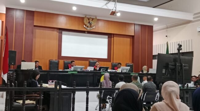 Sidang lanjutan kasus tindak pidana korupsi pada Setda Mubar di PN Kelas IA Kendari, Kamis (16/4/2026). Foto: Penafaktual.com