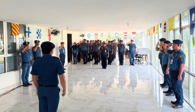 
 Kegiatan apel pagi rutin di Kantor Unit Penyelenggara Pelabuhan (KUPP) Kelas I Molawe. Foto: Istimewa
