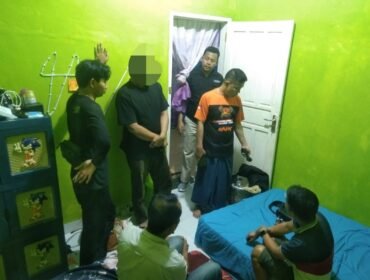 Polres Kolaka Utara meringkus dua terduga pelaku peredaran narkoba di Kecamatan Pakue Utara, Kabupaten Kolut. Foto: Istimewa