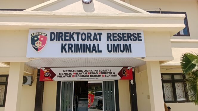 
 Direskrimum Polda Sultra melakukan pemeriksaan sejumlah pihak terkait kasus sengketa tanah transmigrasi di Landono Konsel. Foto: Penafaktual.com