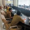 Rapat pembahasan revisi RTRW yang dipimpin Ketua Bapemperda DPRD Bombana. Foto: Istimewa