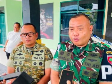 Komandan Kodim 1417/Kendari Kolonel Arm Danny AP Girsang (kiri) bersama Dandenpom Kendari. Foto: Istimewa