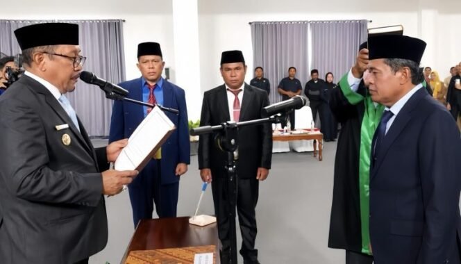 
 Suasana pelantikan Sekretaris Daerah (Sekda) definitf kabupaten Bombana oleh Bupati Bombana, Ir. Burhanuddin, M.Si. Foto: Istimewa