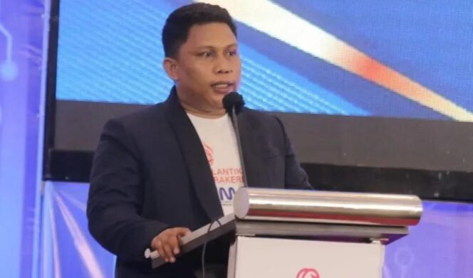 
 Ketua JMSI Sultra, Adhi Yaksa membekukan Pengurus Cabang JMSI Kendari. Foto: Istimewa