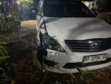 Mobil karyawan BUMD Konsel yang menabrak petani hingga tewas di Wunduwatu. Foto: Istimewa