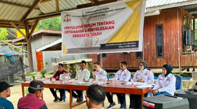 LBH HAMI Sultra turun langsung ke Desa Andomesinggo, Kecamatan Besulutu, Kabupaten Konawe, melakukan penyuluhan hukum pertanahan. Foto: Istimewa