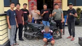 Satreskrim Polres Kolaka Utara meringkus pria insial I (depan) pelaku tindak pidana curanmor. Foto: Istimewa.