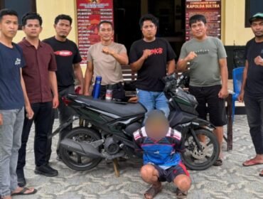 Satreskrim Polres Kolaka Utara meringkus pria insial I (depan) pelaku tindak pidana curanmor. Foto: Istimewa.