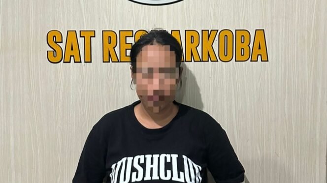 
 Wanita 27 tahun inisial JY ditangkap polisi diduga terlibat tindak pidana narkotika. Foto: Istimewa
