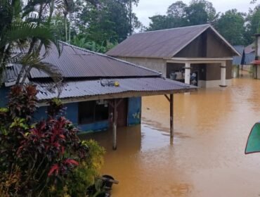 Sejumlah rumah warga di  di jalan H Lamuse Kelurahan Lepo-Lepo, Kecamatan Baruga, Kota Kendari, terendam banjir, Sabtu (9/5/2026).Foto: Istimewa