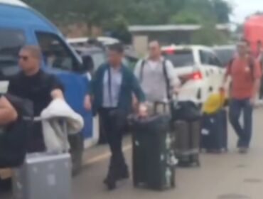 Tangkapan layar video kedatangan rombongan TKA di PT IPIP Kolaka. Foto: Istimewa