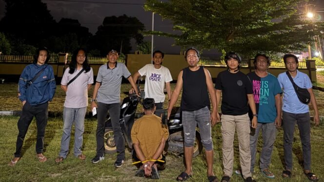 
 Tim Elang Anti Bandit Satreskrim Polres Kolaka menangkap pria inisial AS (27) pelaku penjambretan HP di Kolaka. Foto: Istimewa.
