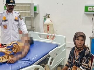 Sultang Bocah dari Desa Torokeku, Kecamatan Tinanggea terbaring lemas di RSUD Konawe Selatan. Foto: Istimewa