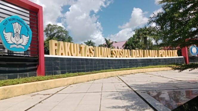 
 Proses pemilihan Dekan Fisip UHO periode 2026-2027 diprotes mahasiswa. Foto: Penafaktual.com