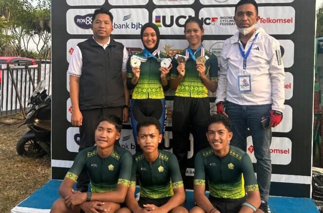 
 Atlet Balap Sepeda Sulawesi Tenggara berhasil meraih satu medali emas dan tiga medali perak. Foto: Istimewa