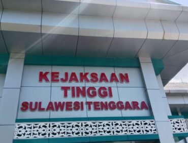 Kejaksaan Tinggi Sultra melakukan penggeledahan di rumah pribadi Dirut PT BPS guna mendalami kasus korupsi tambang. Foto: Penafaktual.com