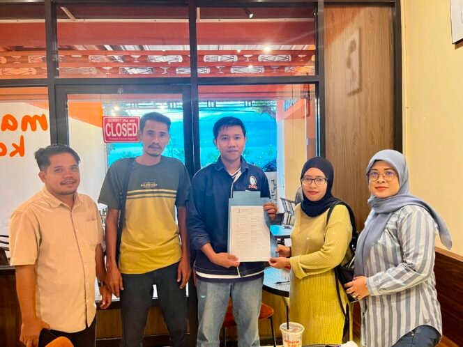 
 KSBSI mendampingi sembilan Eks Tenaga Pengajar dan Kependidikan Politeknik Bombana. Foto: Istimewa
