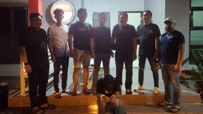 
 Pria inisial A (37) ditangkap polisi diduga terlibat tindak pidana narkotika jenis Sabu. Foto: Istimewa