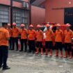 Sejumlah personel Kantor Pencarian dan Pertolongan (KPP) Kota Kendari dikerahkan untuk melakukan operasi pencarian terhadap remaja yang hilang di Konawe Selatan. Foto: Istimewa