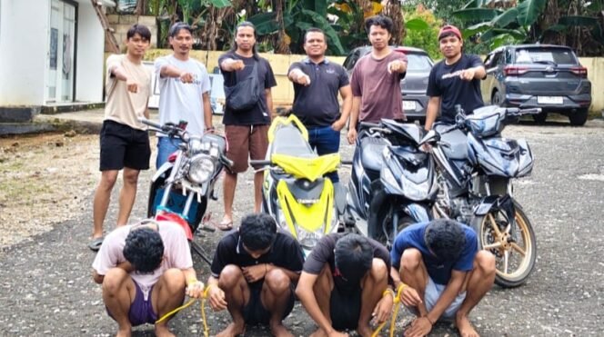
 Empat pelajar ditangkap polisi usai diduga curi 4 unit motor di Buton. Foto: Istimewa.