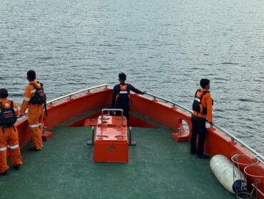 Tim SAR dikerahkan menuju lokasi kapal yang mengalami mati mesin di tengah laut Buton Selatan. Foto: Istimewa