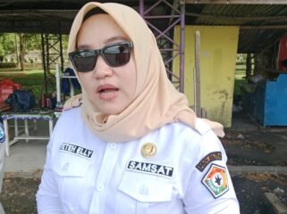 Kepala Samsat Kota Kendari, Elly Fitriaty. Foto: Penafaktual.com