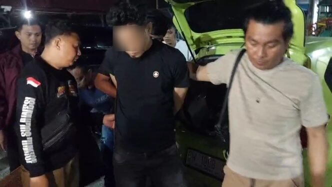 
 Pria asal Kabupaten Bone Sulawesi Selatan inisial AS (39) ditangkap polisi di Kolaka diduga terlibat kasus penyalahgunaan narkotika. Foto: Istimewa