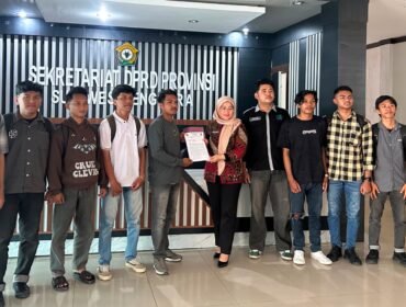 JANGKAR Sultra saat memasukkan surat permohonan RDP di Sekretariat DPRD Sultra, 24 Juni 2026. Foto:Istimewa