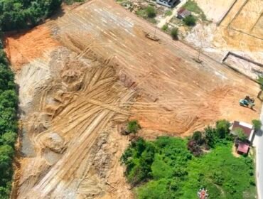 Foto udara lahan di Kelurahan Puuwatu Kendari  yang menjadi objektif dugaan penyerobotan dan kini telah dilaporkan ke Polda Sultra. Foto: Istimewa