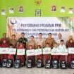Bupati Konsel Irham Kalenggo saat menghadiri penyerahan bantuan Program Pembangunan dan Pemberdayaan Masyarakat (PPM) PT Generasi Agung Perkasa (GAP), yang digelar di Aula Balai Serba Guna Desa Watumbohoti. Foto: Istimewa