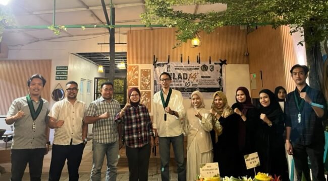 HMI Komisariat UMK peringati Milad ke-14 di Brothers Coffe Kendari, 28 Juli 2026. Foto: Istimewa