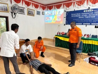 Pelatihan penguatan kapasitas, tanggap darurat dan evakuasi di Desa Tapulaga. Foto: Istimewa