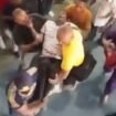 Tangkapan layar video yang memperlihatkan sejumlah orang saat mengevakuasi tubuh korban. Foto: Istimewa